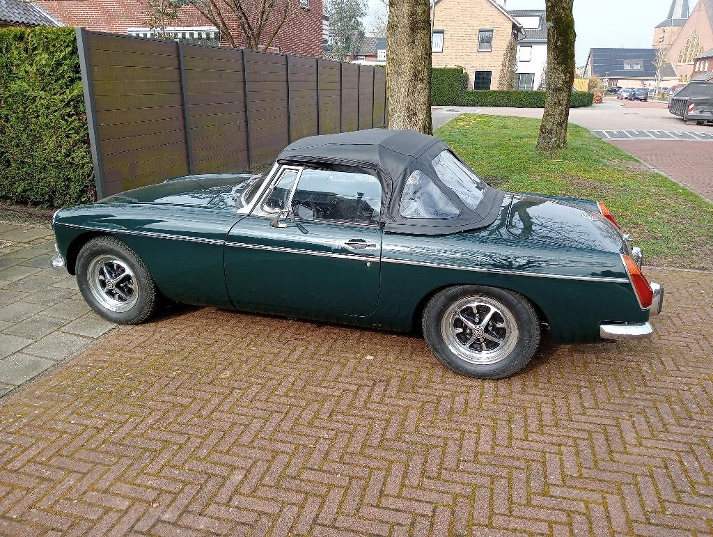 MGB cabrio oldtimer te koop, Auto's, MG, B, Achterwielaandrijving, Zwart, 4 cilinders