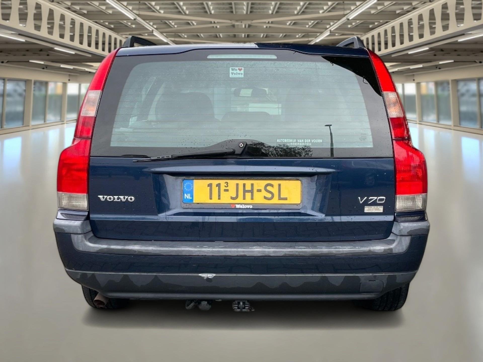 Volvo V70 2.4 Comfort Line Nieuwe Apk met garantie, Auto's, Zwart, 144 €/maand, 750 kg, 5 cilinders