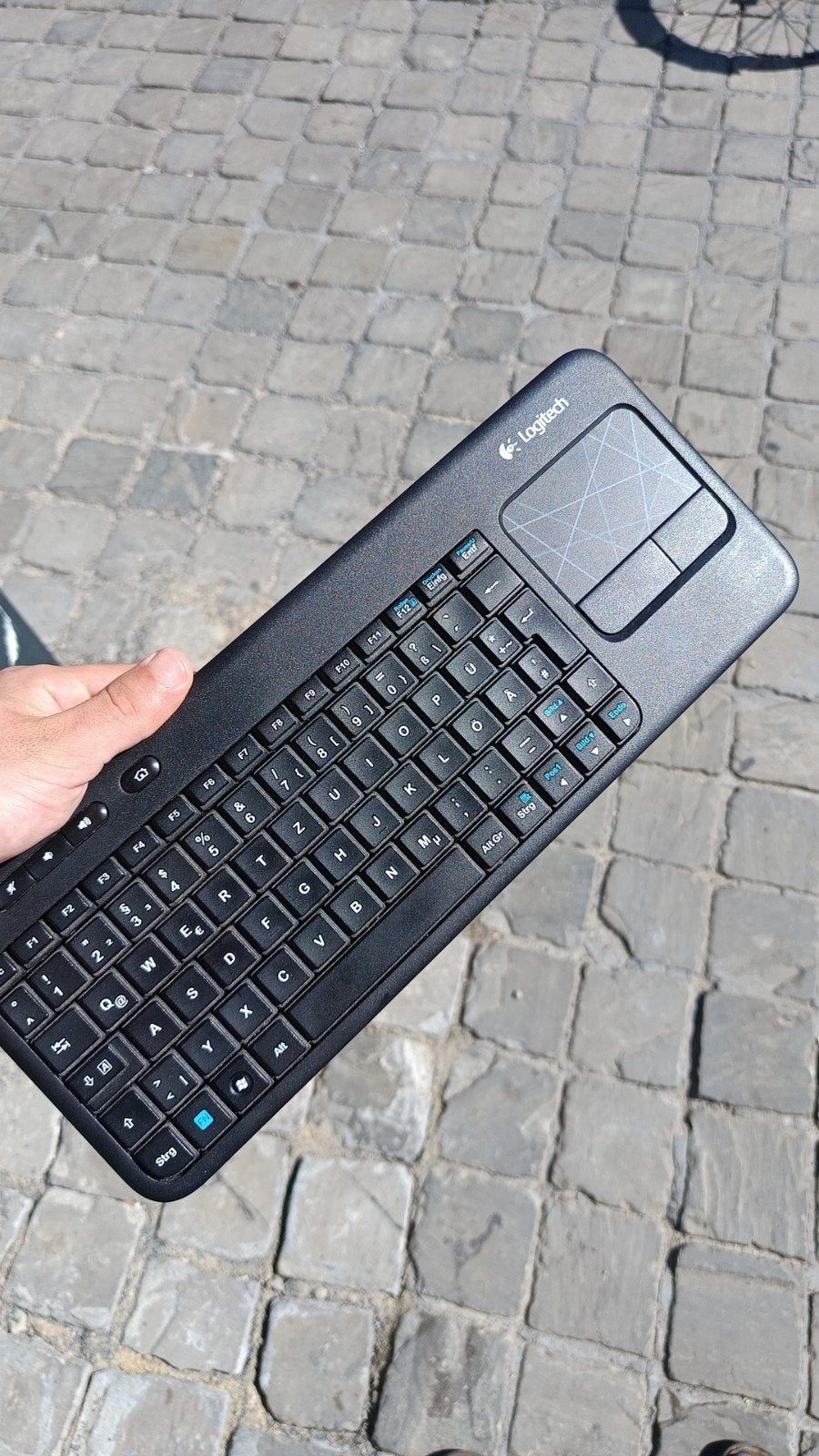 Logitech K400 draadloos toetsenbord met touchpad, Computers en Software, Toetsenborden, Logitech, Ophalen of Verzenden, Zo goed als nieuw