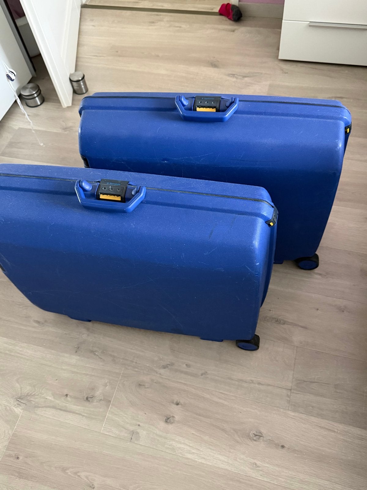 2 Prachtige hemelsblauwe Samsonite Koffers met Wieltjes, Gebruikt, Hard kunststof, 45 tot 55 cm, Wieltjes