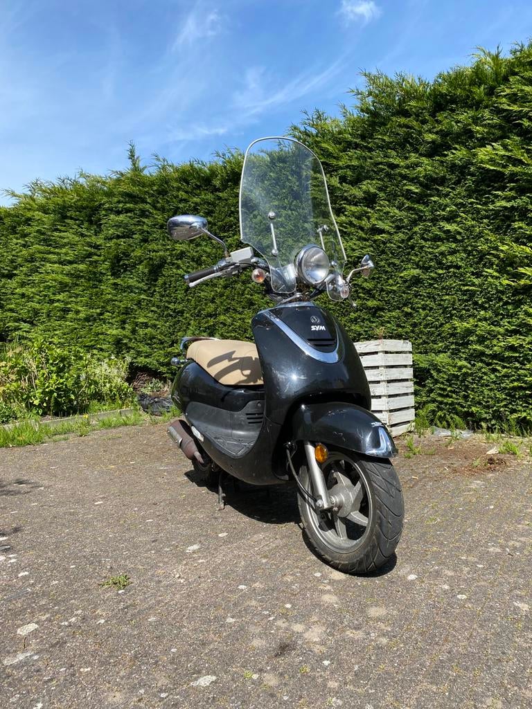 Mooie sym allo, Ophalen, Zo goed als nieuw, Benzine, Allo