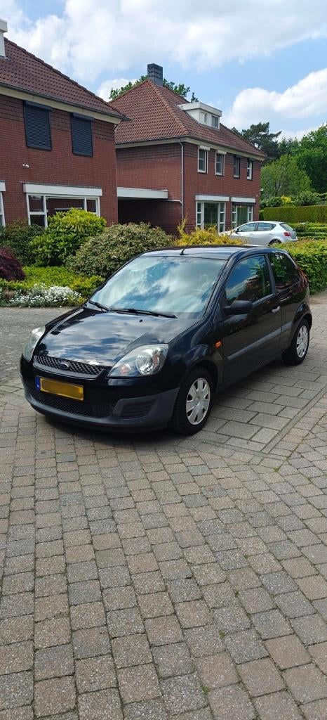 Ford Fiësta Champion 1.3 8V 3DR 2006 Zwart, Auto's, Ford, Voorwielaandrijving, 1299 cc, Stof, 40 €/maand