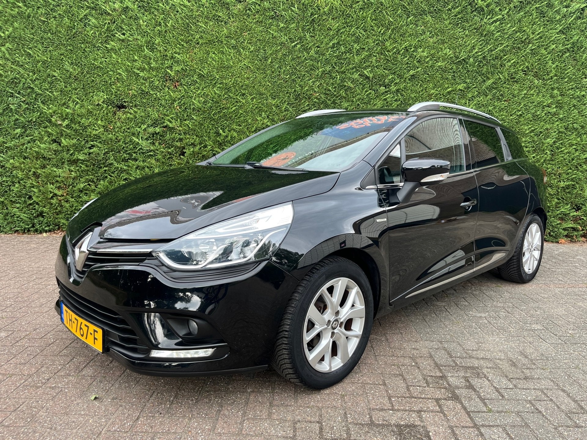 Renault Clio Estate 0.9 TCe Limited Key-less, Led, Cruise, P, Voorwielaandrijving, 898 cc, 1063 kg, Gebruikt