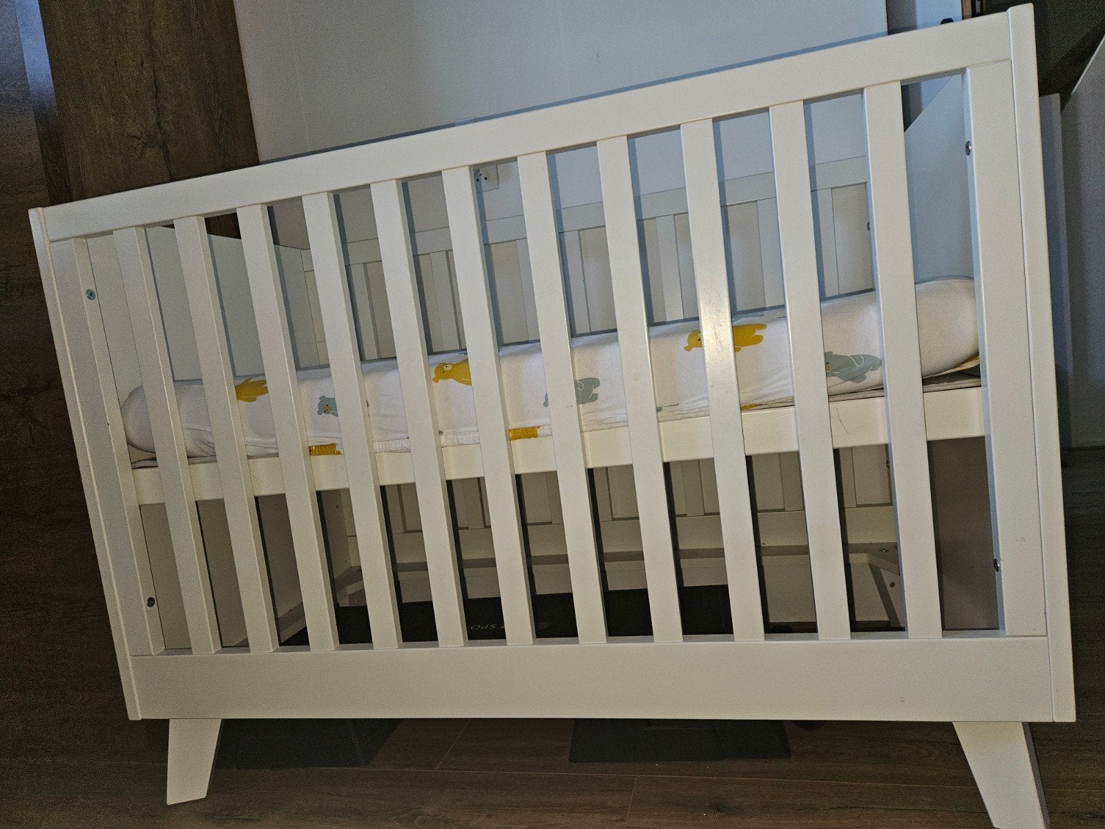 Wit ledikant met lattenbodem en matras, Ophalen, Zo goed als nieuw, Ledikant