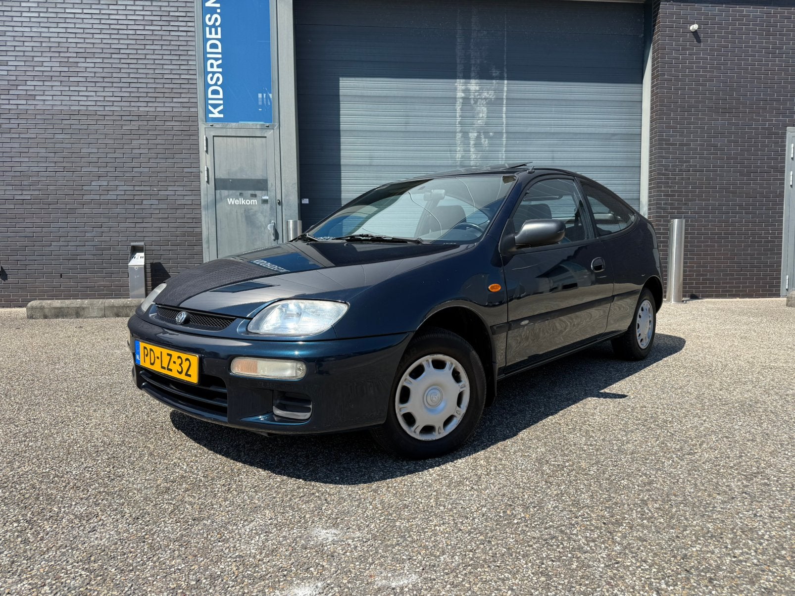 Mazda Mazda 323