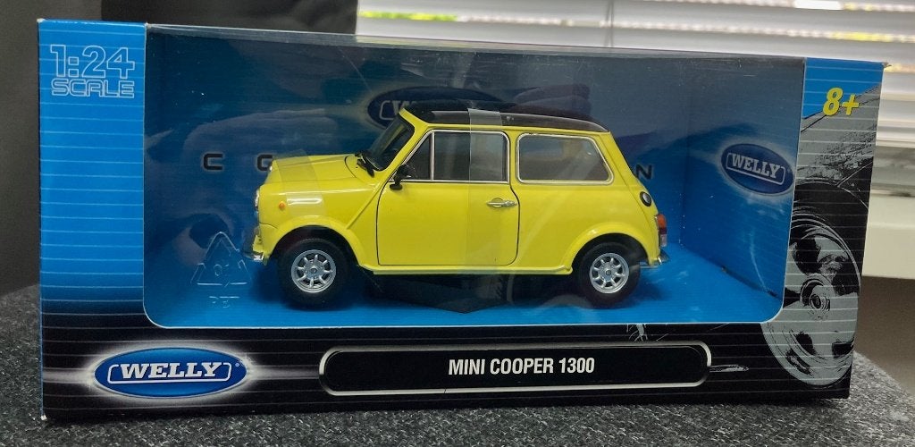 Welly Mini Cooper 1300 1:24 schaalmodel – in originele doos, Ophalen of Verzenden, Gebruikt, Welly
