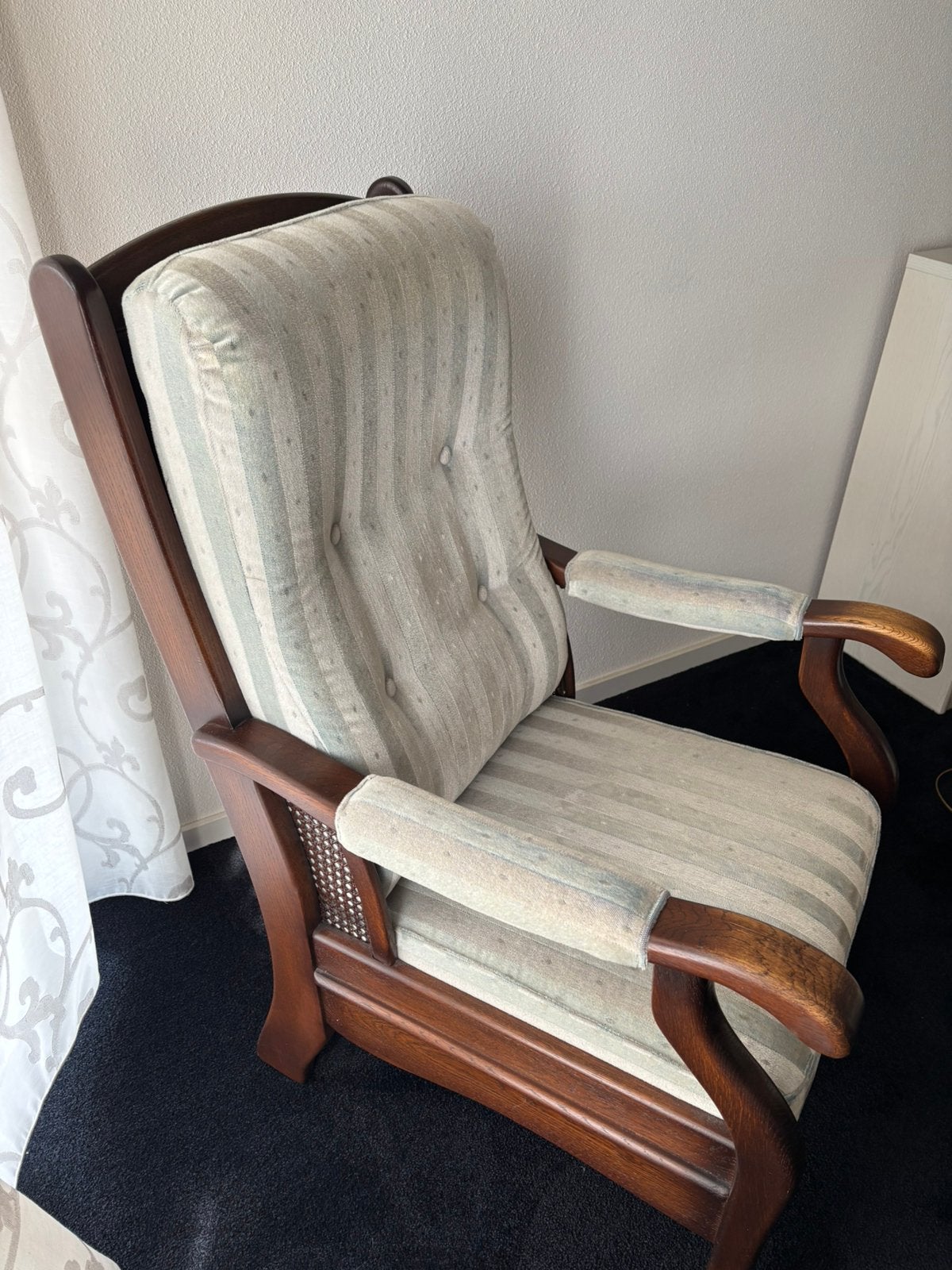 Mooie seniorenstoel, Ophalen, Klassiek, 75 tot 100 cm, Zo goed als nieuw