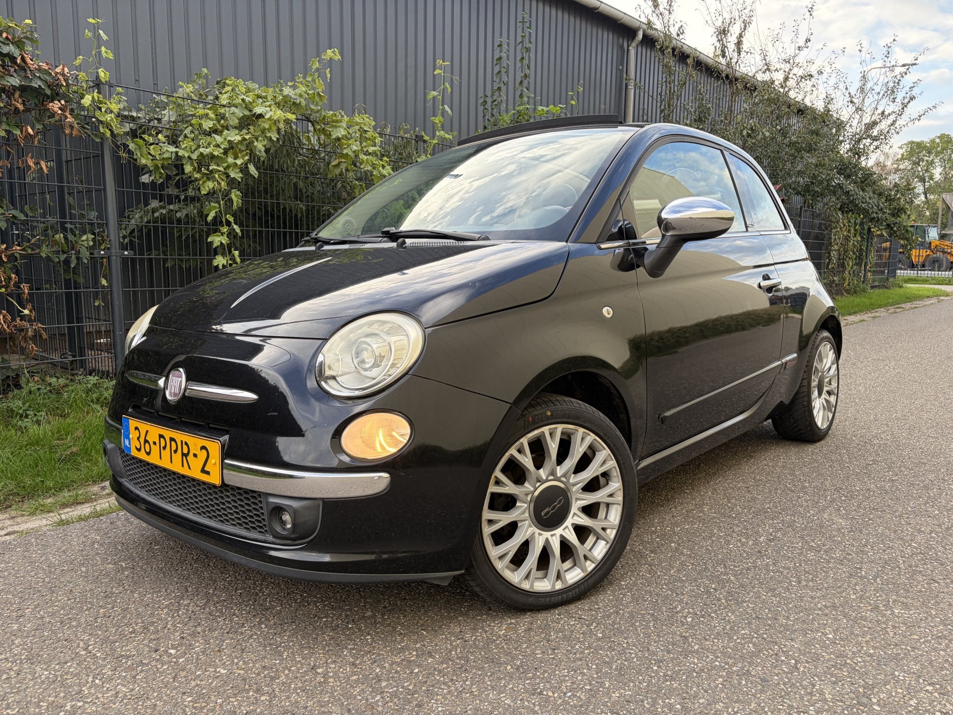 Fiat 500C 0.9 TwinAir Rock / CABRIO / LEER / CLIMATE / XENON, Auto's, Euro 5, 86 pk, Gebruikt, 31 €/maand