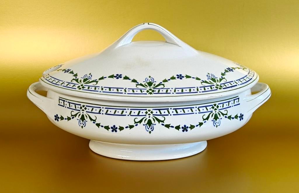 Art Nouveau dekschaal. Villeroy en Boch Bonn, Ophalen of Verzenden