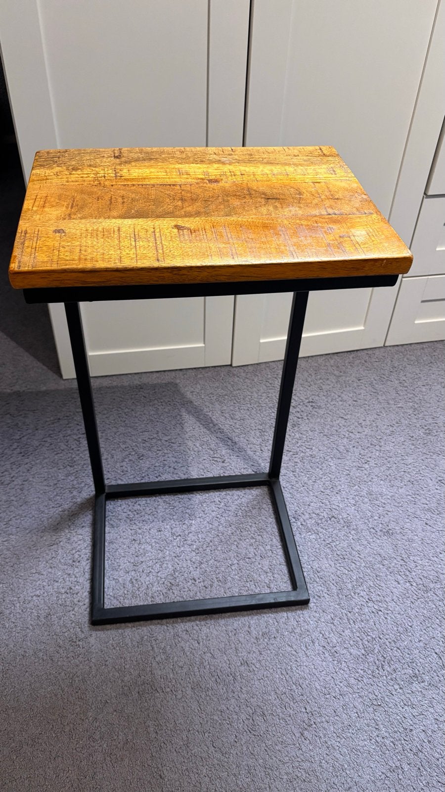 Mango houten laptop/bijzet tafel, Computers en Software, Laptoptafels, Ophalen, Zo goed als nieuw