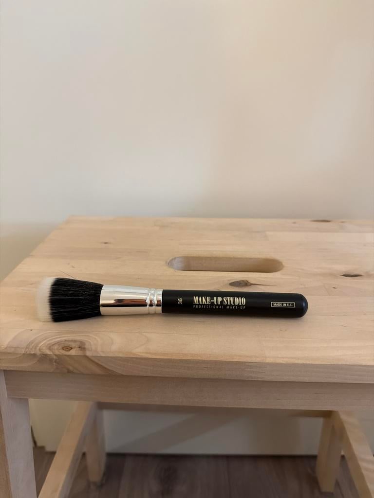 Make-up Studio Kwast - Nieuw en Ongebruikt (18 cm), Gehele gezicht, Zwart, Nieuw, Ophalen of Verzenden