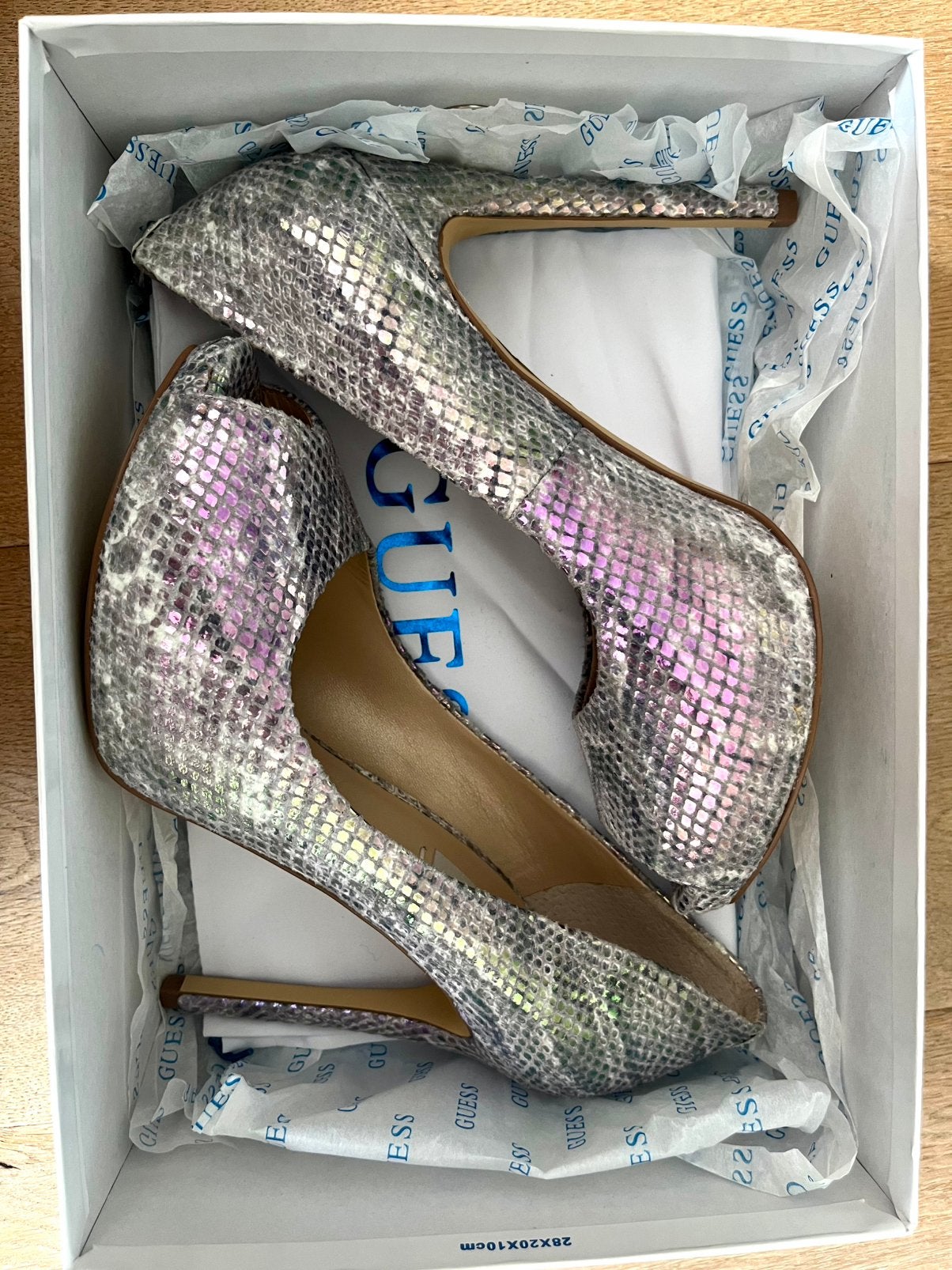 Zilveren glitter hakken GUESS, Pumps, Overige kleuren, Verzenden, Nieuw