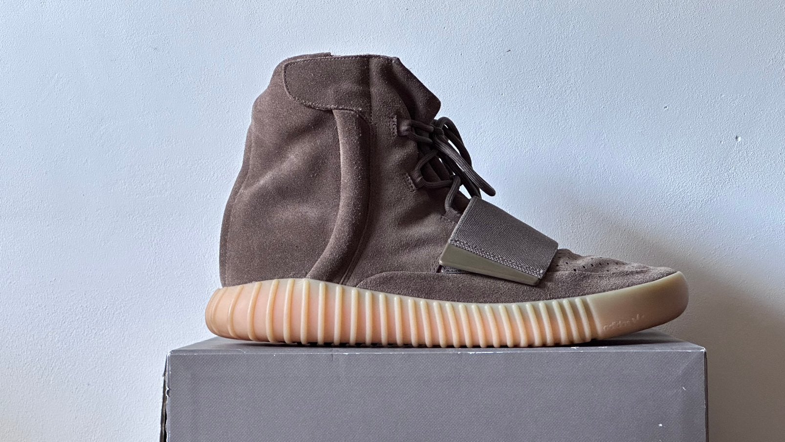 Yeezy Boost 750 Chocolate - Maat 46, Bruin, Ophalen of Verzenden, Sneakers of Gympen, Gedragen
