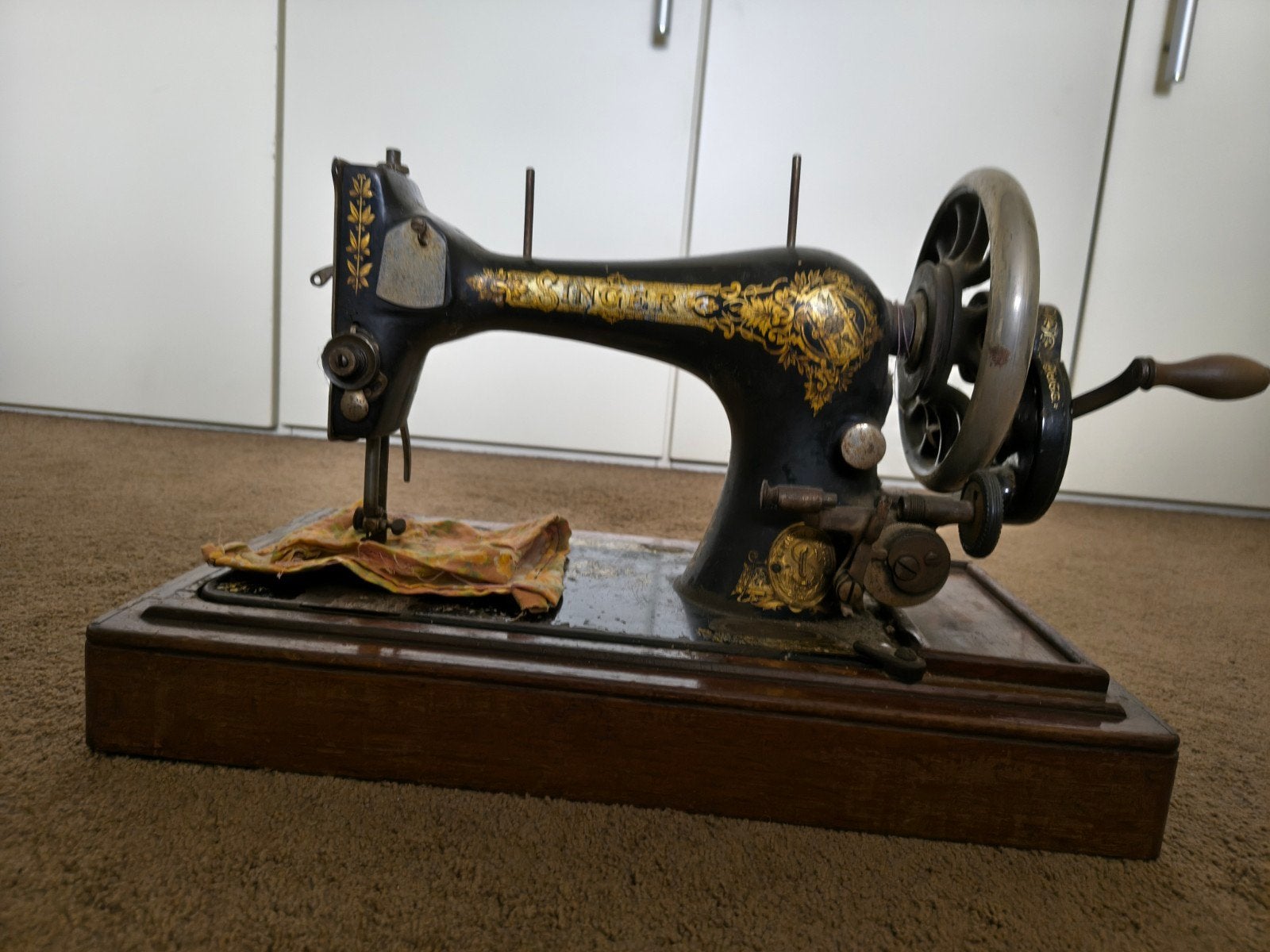 Antieke Singer Naaimachine (Serienummer G394028), Ophalen