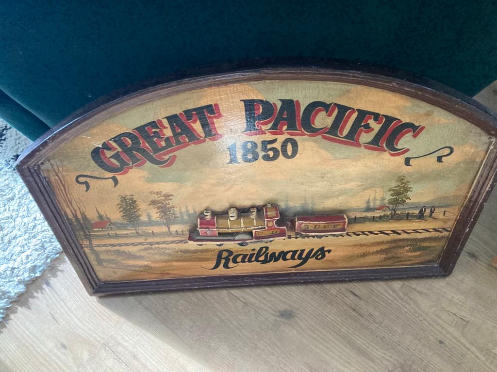 Great Pacific Railways houten wandbord 40x60, Huis en Inrichting, Woonaccessoires | Wanddecoraties, Gebruikt, Hout, Vintage, Decoratieobject