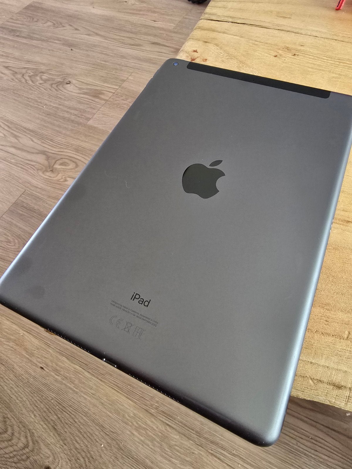 Apple iPad (8e generatie) 128 GB, Computers en Software, Apple iPads, Zo goed als nieuw, Ophalen