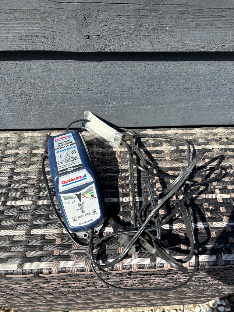 Batterij charger (druppelaar), Motoren, Ophalen