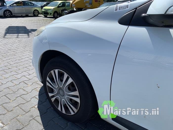 Scherm links-voor van een Renault Megane (OV369), Gebruikt, -, Renault, -