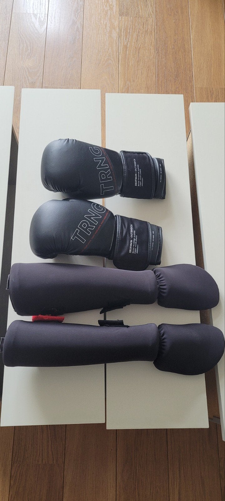 Bokshandschoenen en scheenbeschermers Decathlon Outshock, Sport en Fitness, Vechtsporten en Zelfverdediging, Ophalen of Verzenden