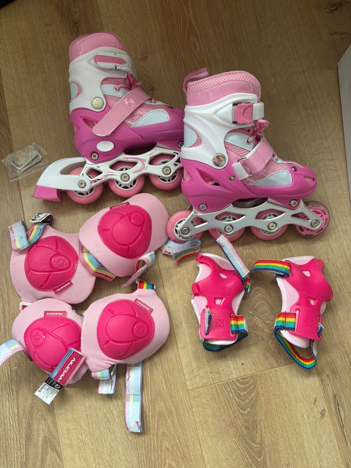Skates met nijdam beschermingsset, Kinderen en Baby's, Ophalen, Zo goed als nieuw