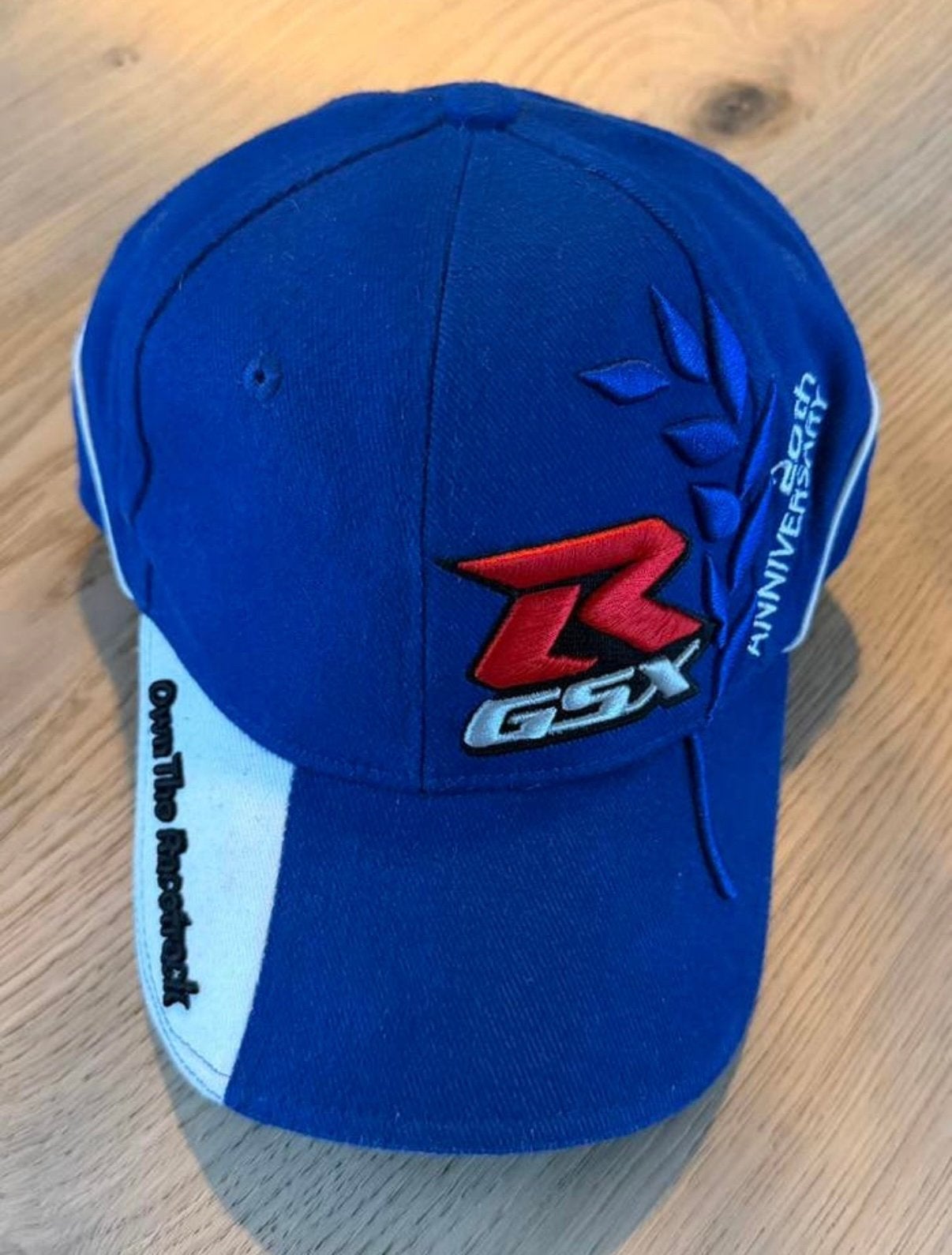Suzuki cap / pet 🧢 GSX R 20 th ANNIVERSARY, Ophalen of Verzenden, Zo goed als nieuw