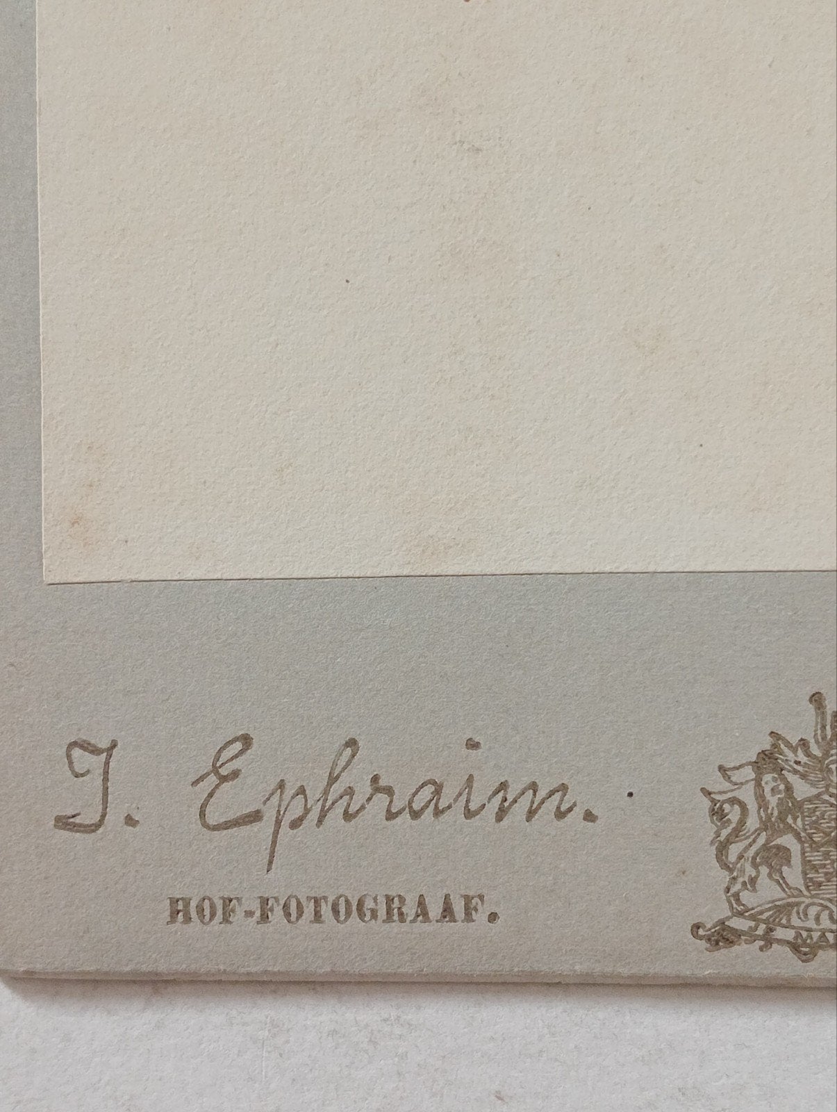 Antieke foto van twee vrouwen, J. Ephraim Arnhem, Ophalen of Verzenden, Voor 1940, Gebruikt