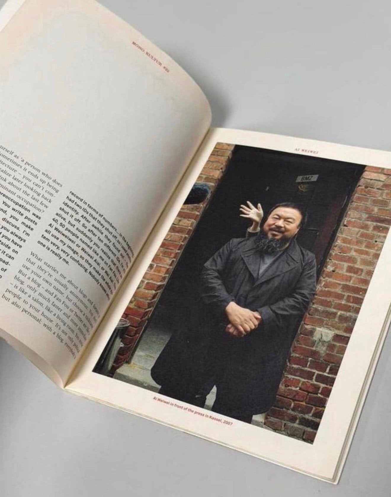 Zeldzaam mono.kultur #22 Ai Weiwei (2009) Interview Magazine, Ophalen of Verzenden, Zo goed als nieuw
