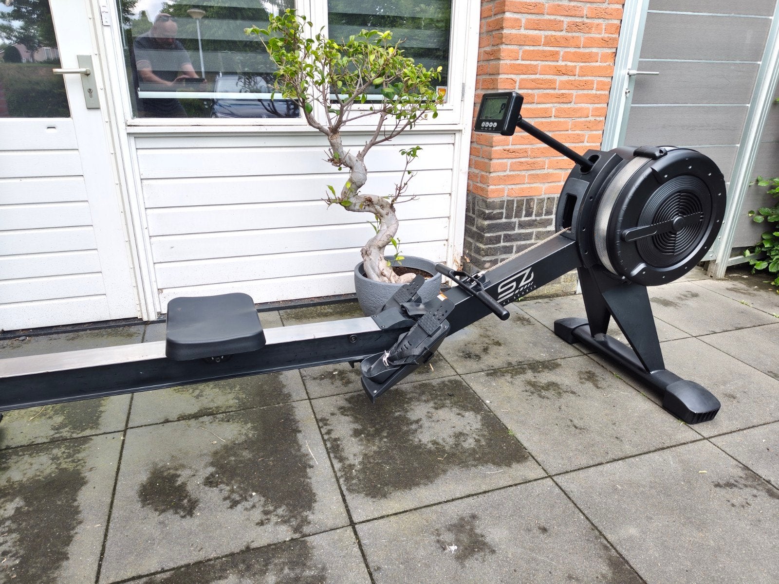 Roeitrainer op luchtweerstand. Senza sports r5000, Ophalen