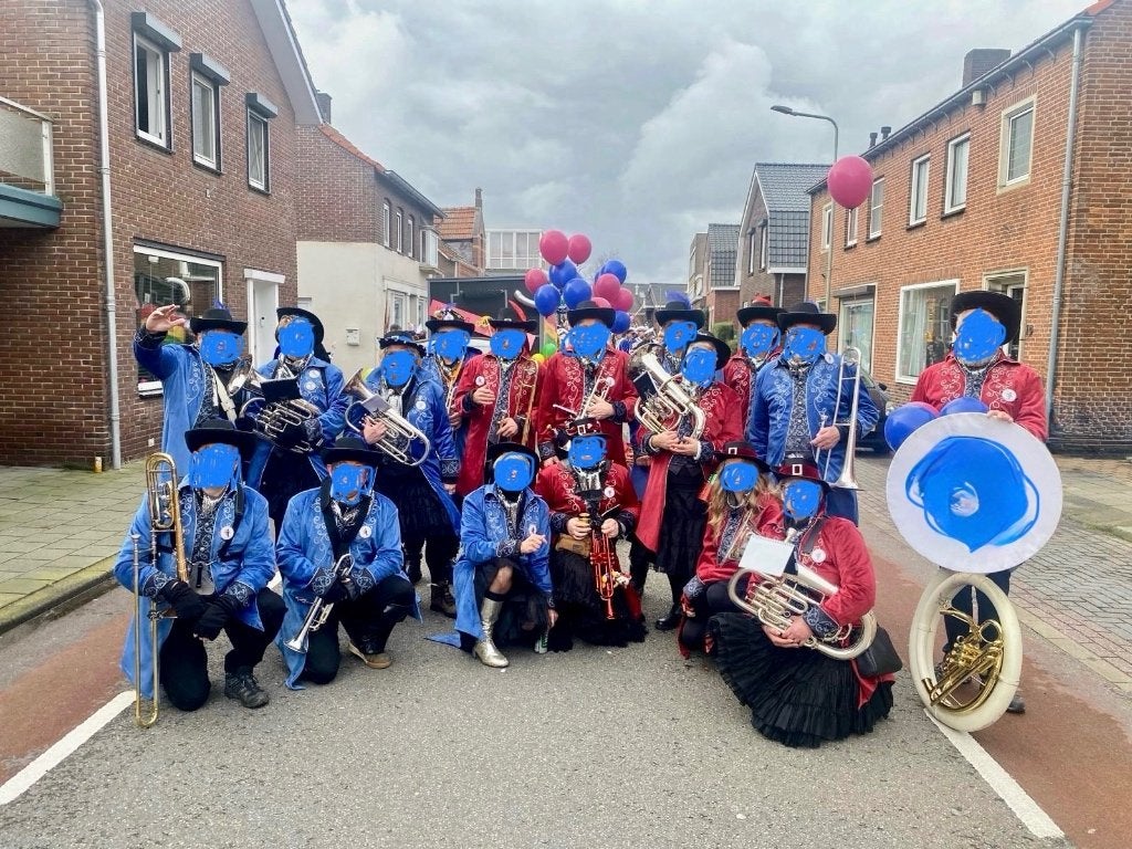 Jassen loopgroep carnaval 22 pers., Ophalen of Verzenden, Zo goed als nieuw, Carnaval, Kleding