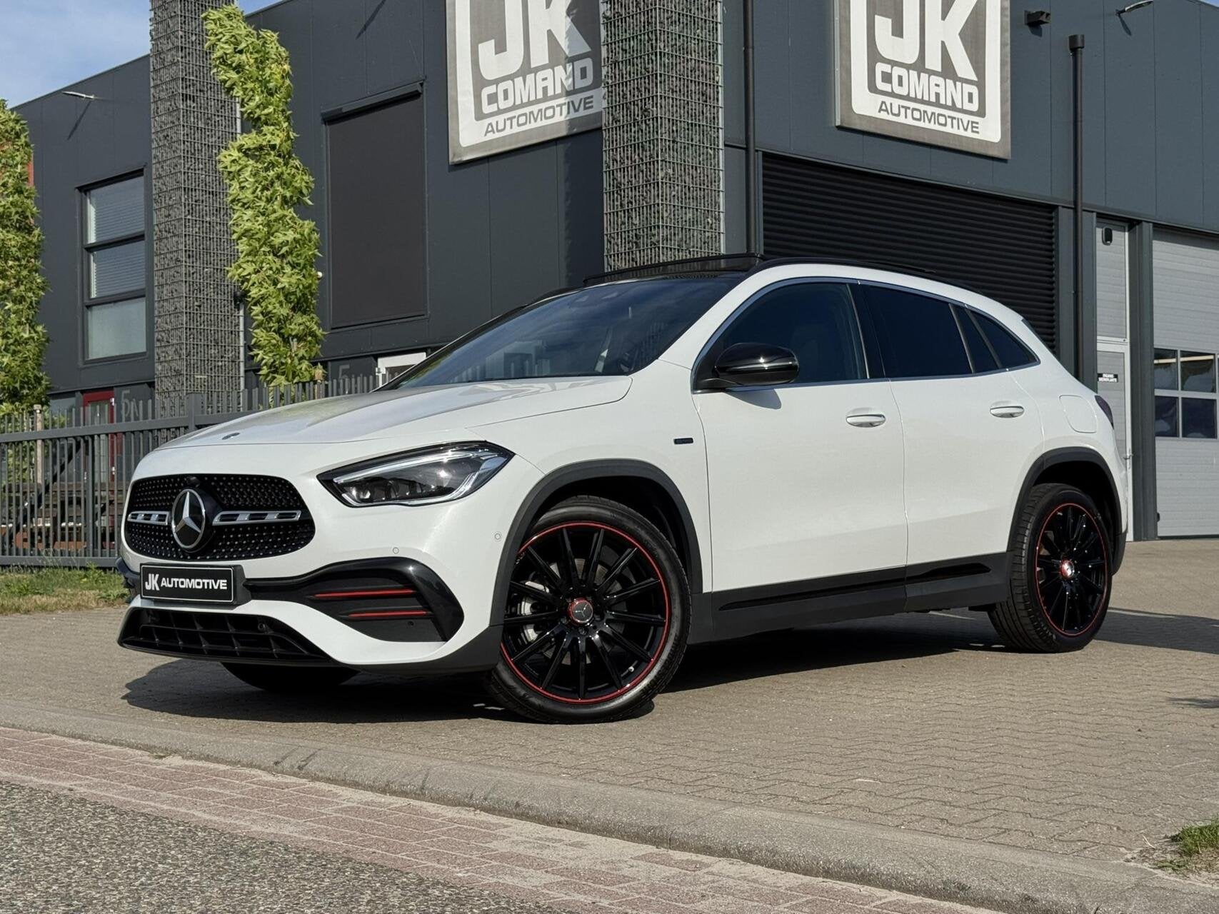 Mercedes GLA-klasse 250 e AMG Edition One | Pano | HU | Memo, Auto's, Dealer onderhouden, Gebruikt, Wit, Bedrijf