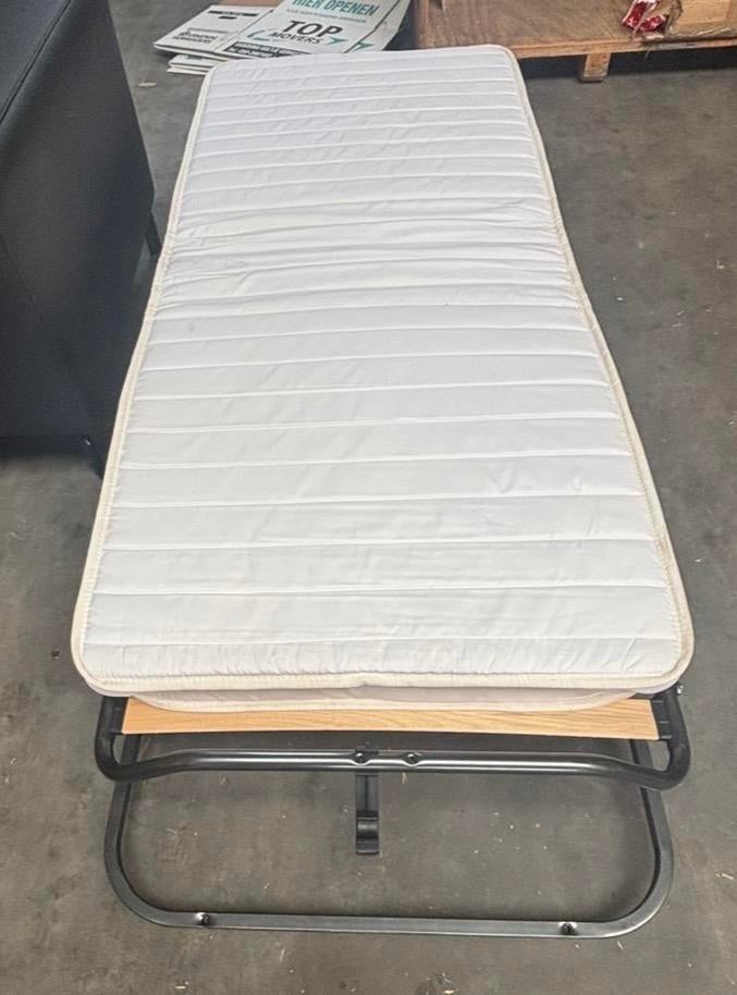 Opvouwbaar logeerbed met matras, Huis en Inrichting, Ophalen, Gebruikt, Eenpersoons, Zwart