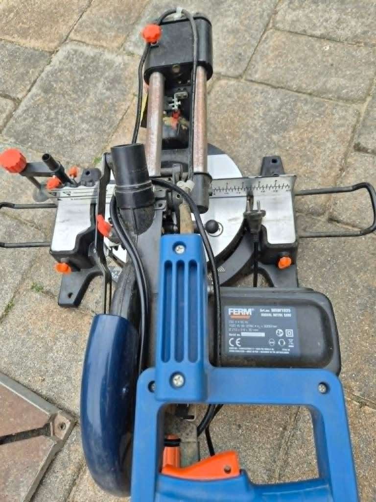 Afkortzaag, Doe-het-zelf en Verbouw, Gereedschap | Zaagmachines, Ophalen, Gebruikt, Ferm, Afkortzaag