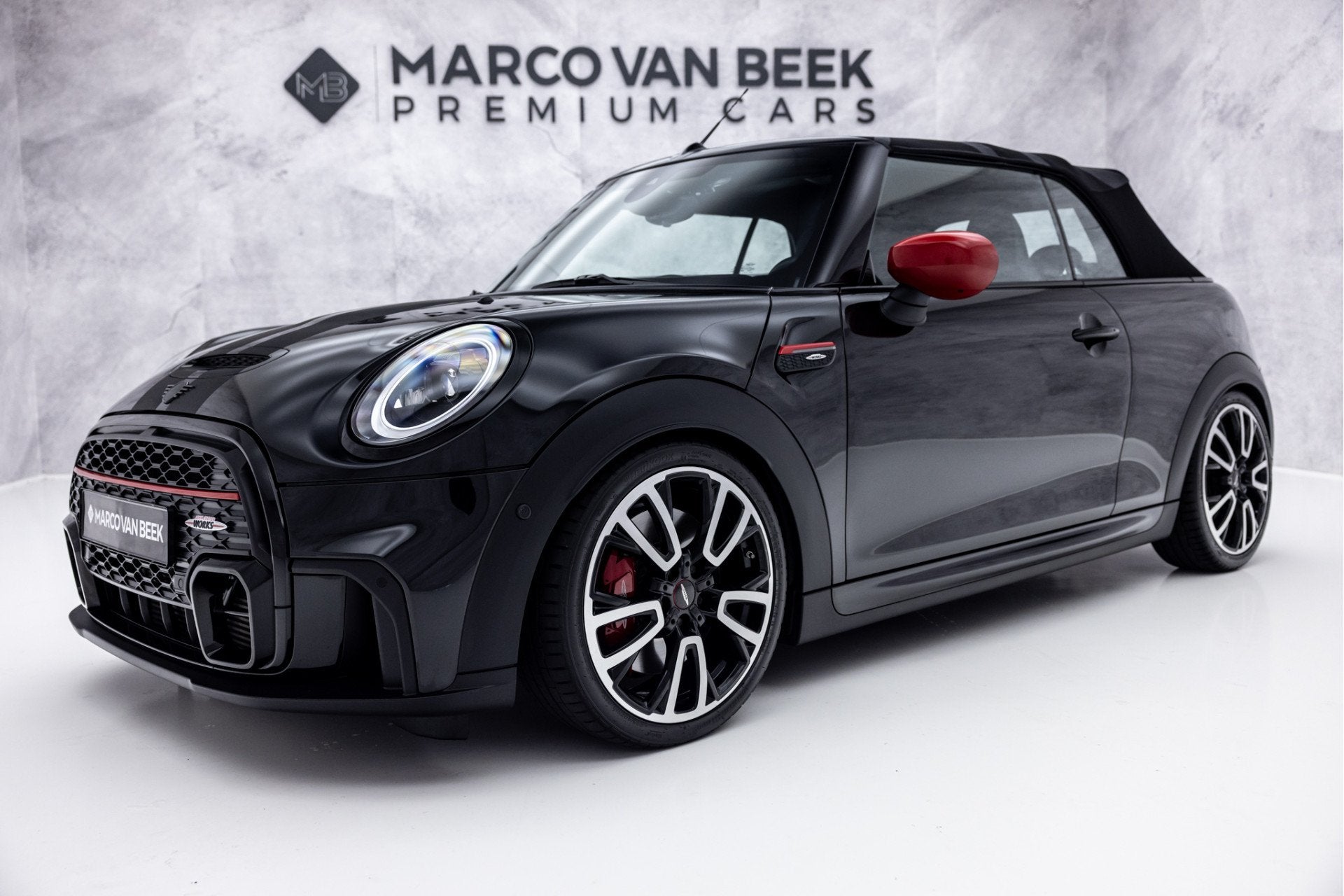 MINI Cabrio 2.0 John Cooper Works JCW Pack | 231 PK | VOL! |, Auto's, Mini, 232 pk, Gebruikt, 4 stoelen, Zwart