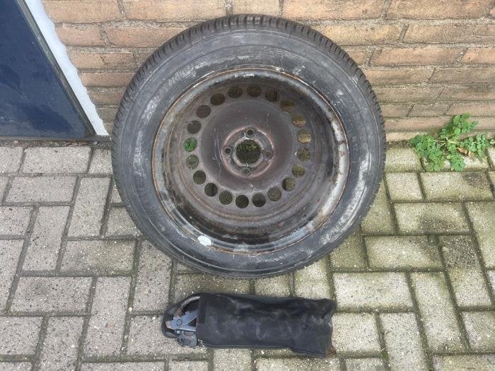 Krikset + reservewiel van een Opel Corsa, Gebruikt, -, Verzenden, -