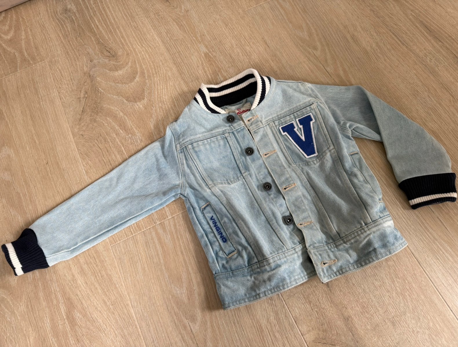 Heel gaaf spijkerjack Vingino 116 - nieuw!, Ophalen of Verzenden, Nieuw, Jongen, Jas