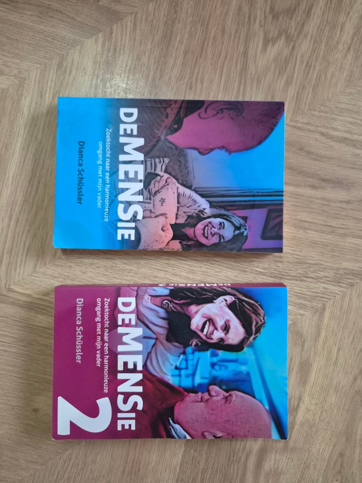 Dementie: Zoektocht naar harmonieuze omgang (deel 1 & 2), Boeken, Ophalen of Verzenden, Gelezen, Dianca Schüssler