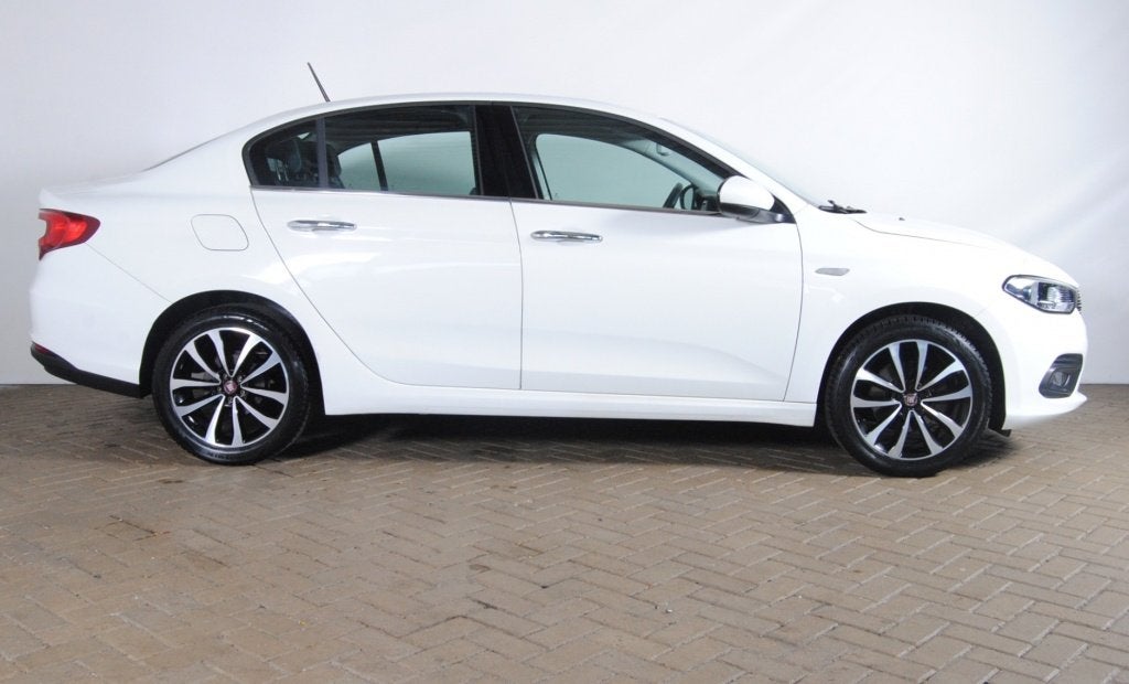 Fiat Tipo 1.4 16V Lounge | Cruise | Nav | Airco (bj 2016), Auto's, Fiat, Gebruikt, Euro 6, Origineel Nederlands, Handgeschakeld