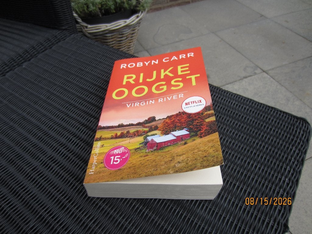 Robyn Carr - Rijke Oogst (Virgin River serie), Ophalen of Verzenden, Zo goed als nieuw, Robyn Carr, Amerika