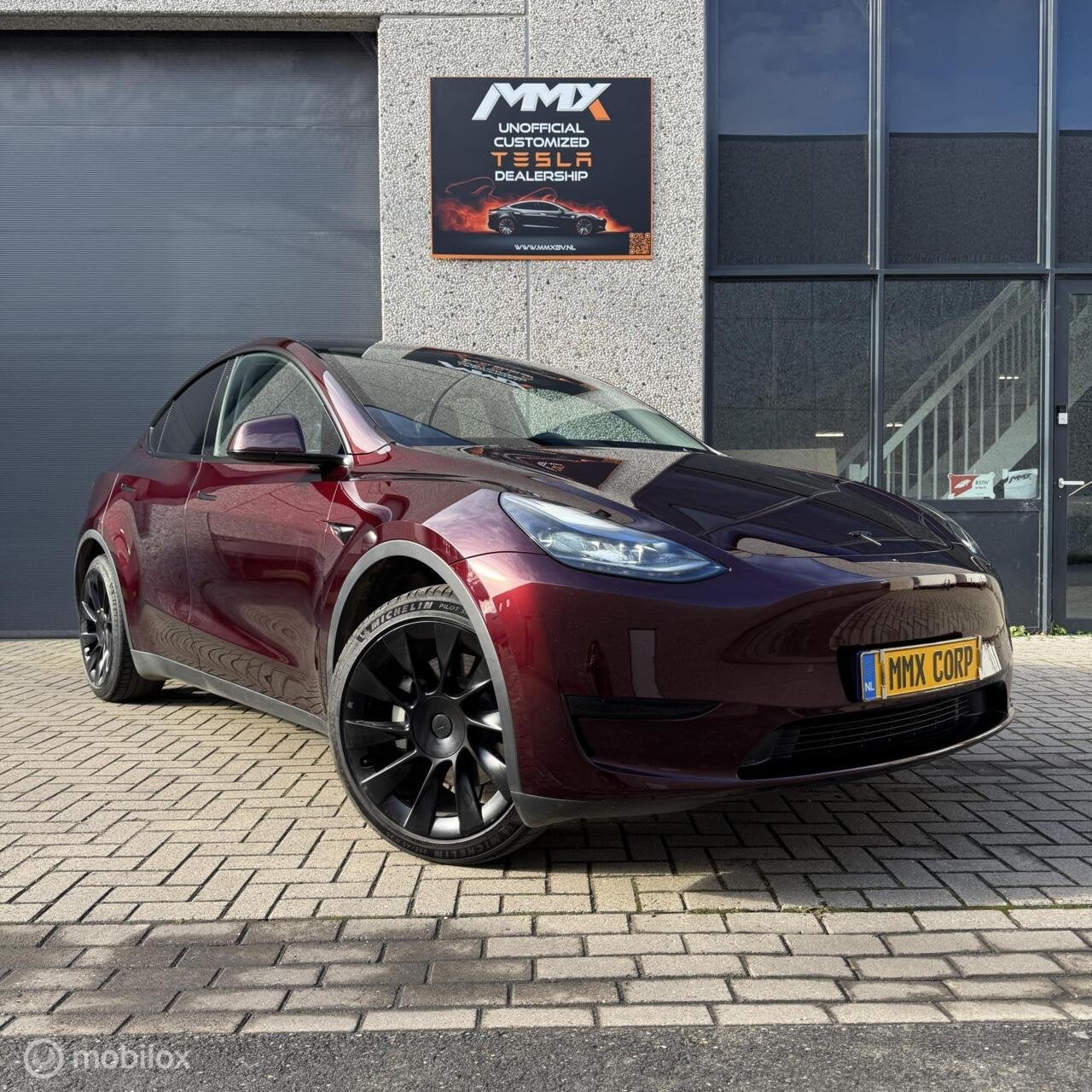 Tesla Model Y RWD Red Cherry MMX PACK, Auto's, Automaat, Achterwielaandrijving, Gebruikt, Zwart