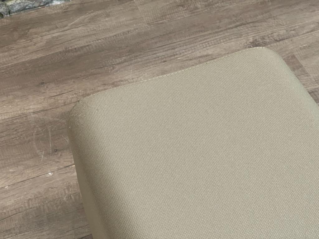 Ahrend poef grijs bij TheReSales, Huis en Inrichting, Minder dan 50 cm, Vierkant, Minder dan 50 cm, Ophalen of Verzenden