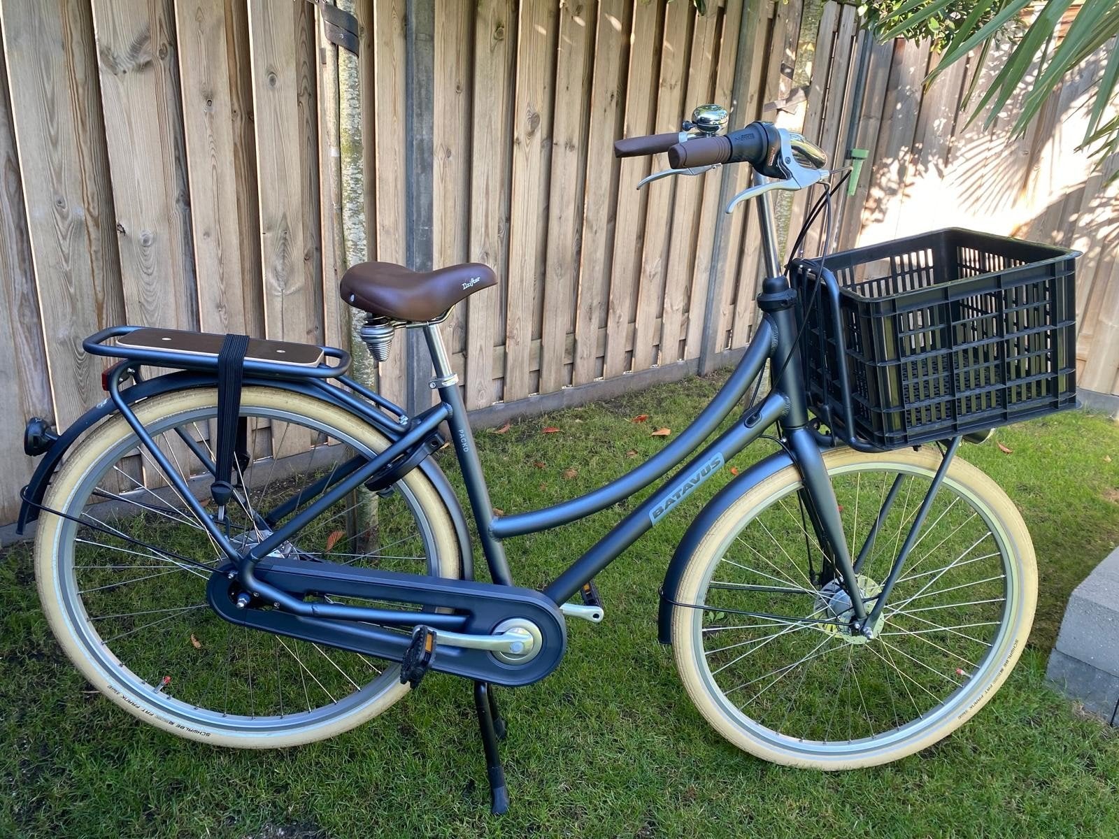 Batavus Damesfiets met Voordrager & Mand - Zo goed als nieuw, Ophalen, Terugtraprem, Versnellingen, Batavus