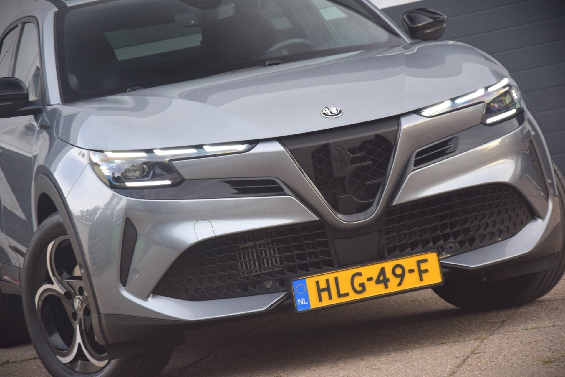 Alfa Romeo Junior 1.2 Turbo Hybrid Ibrida Speciale MATRIX LE, Auto's, Dealer onderhouden, 1199 cc, 620 kg, Origineel Nederlands