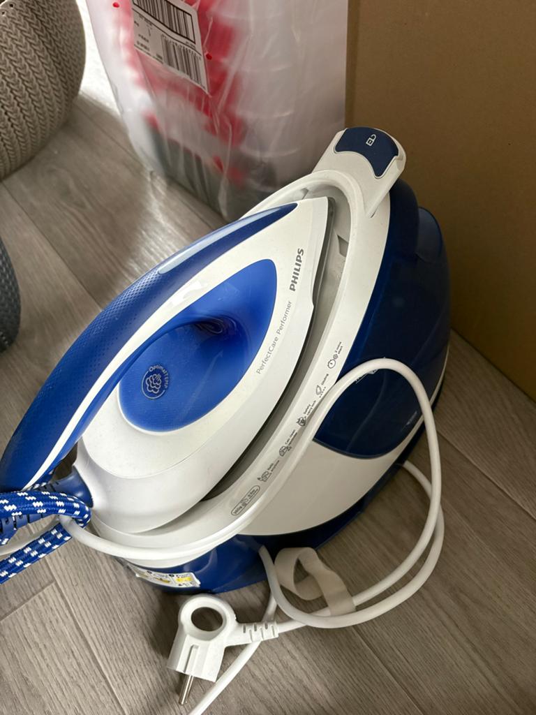 Philips Stoomgenerator GC8702/30 PerfectCare - Goede staat, Ophalen, Zo goed als nieuw, Strijkijzer met snoer