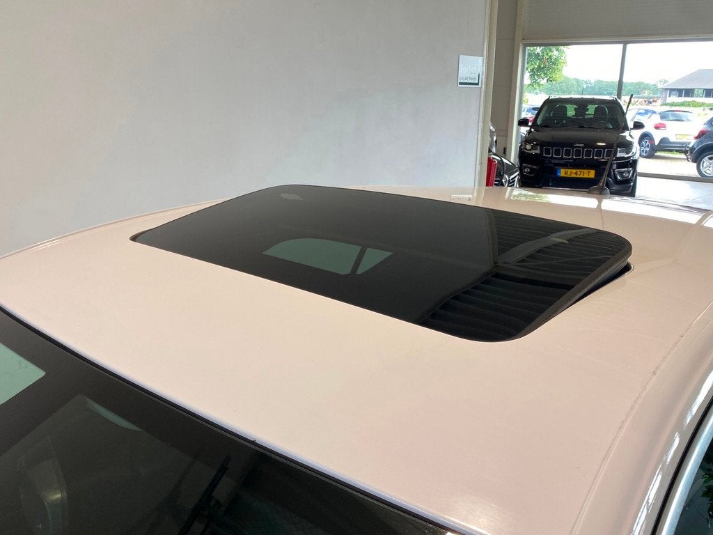 Opel Astra 1.4T 150PK Edition Schuifdak NL-auto, Auto's, Opel, Automatische klimaatregeling, Gebruikt, Euro 6, 150 pk