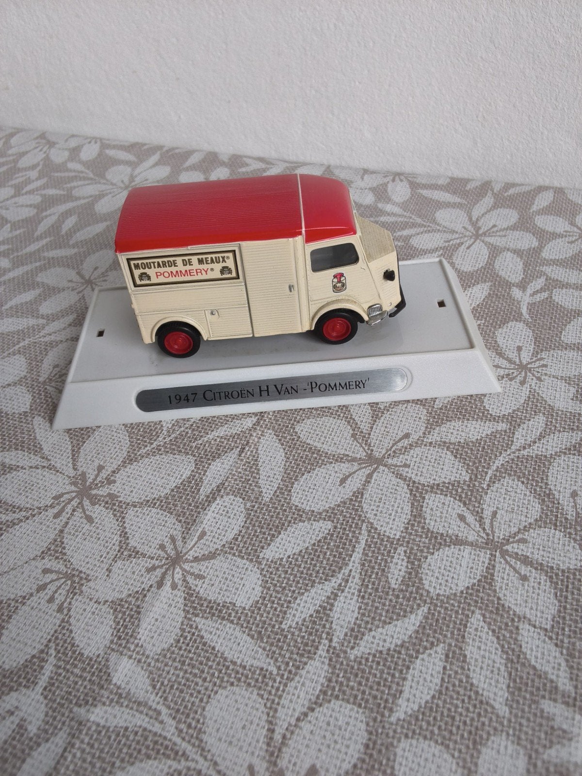Citroën H Van-Pommery  Matchbox, Ophalen, Zo goed als nieuw, Auto, Overige merken