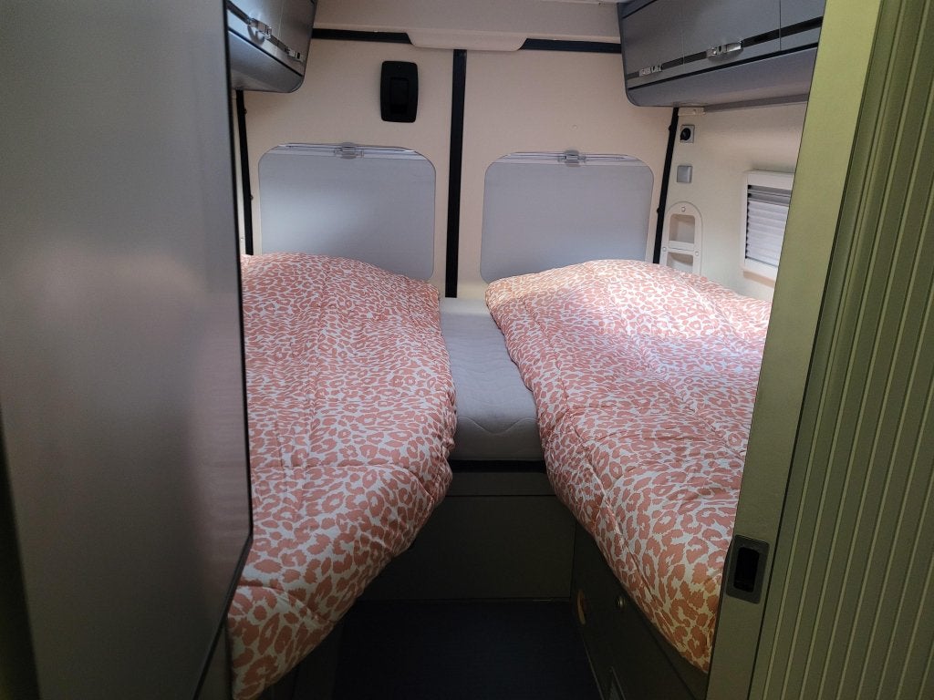 Adria Twin 640 SLX Lengte bedden, Caravans en Kamperen, Luifel, Ringverwarming, Fiat, Tot en met 2