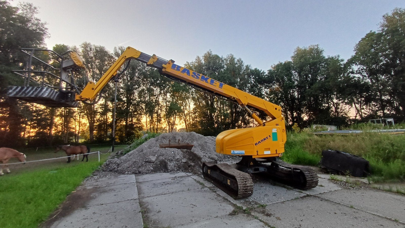 Basket Telescoop Hoogwerker op Rups - 360 graden draaiend, Zakelijke goederen, Ophalen