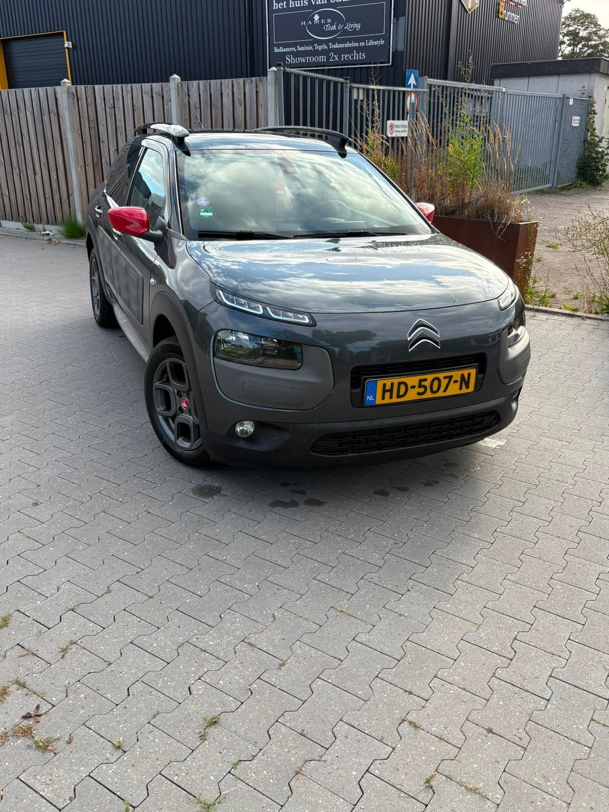 Citroën C4 Cactus 1.2 VTI 2015 Glas dak!, Voorwielaandrijving, Euro 5, Stof, 31 €/maand