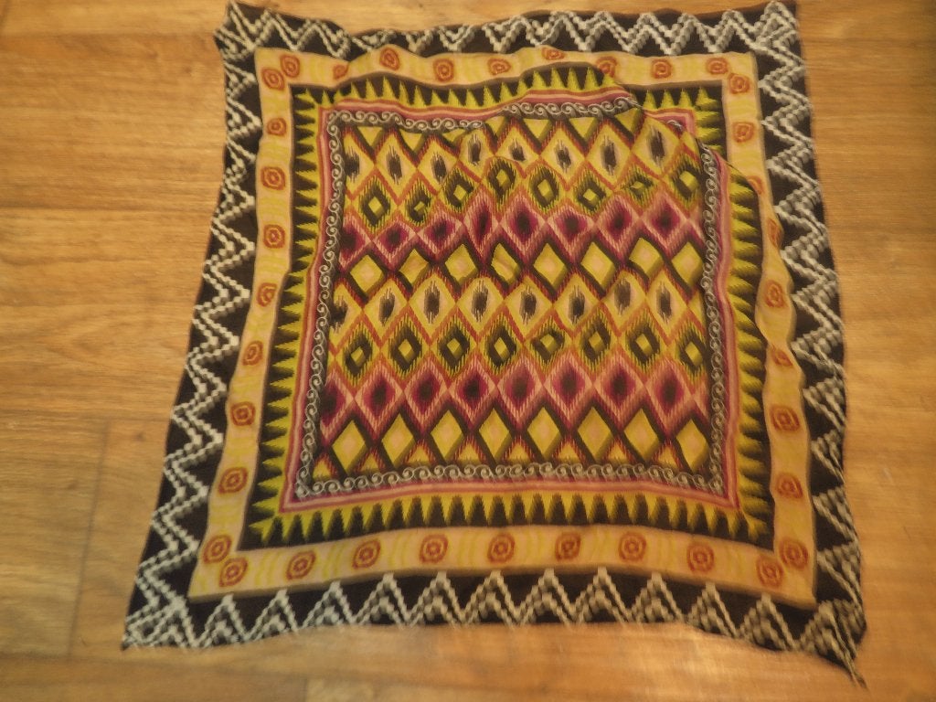 Sjaaltje bijna vierkant met afrikaans patroon, Kleding | Dames, Ophalen of Verzenden, Gedragen, Maat 46/48 (XL) of groter, Sjaal
