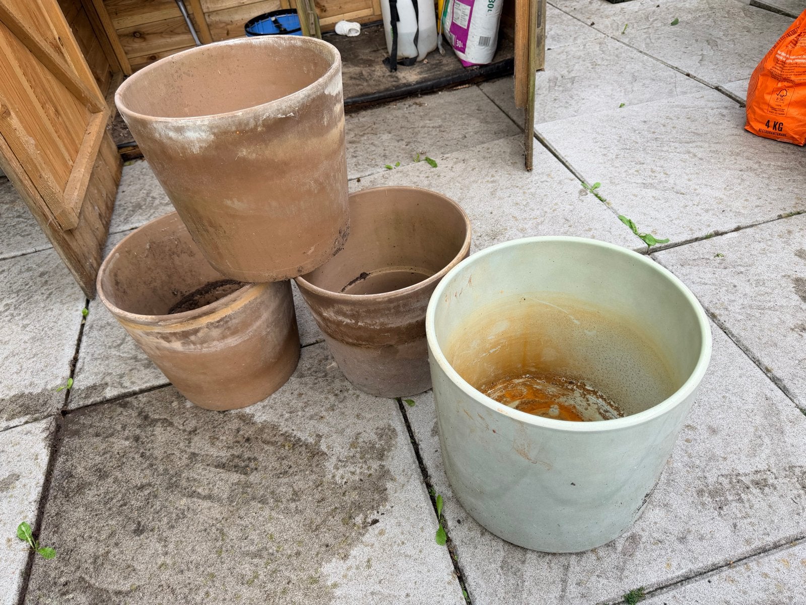 Diverse bloempotten en tuinturf, Tuin en Terras, Gebruikt, Rond, Binnen, Minder dan 40 cm
